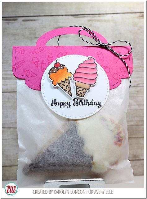 Paper Therapy: Avery Elle–That Bites, The Scoop, and Large Treat Bag Topper! Projet Cricut, Macaron Packaging, Candy Bag Toppers, Birthday Treat Bags, Clever Packaging, Christmas Candy Bag, Food Cards, Super B, Craft Label