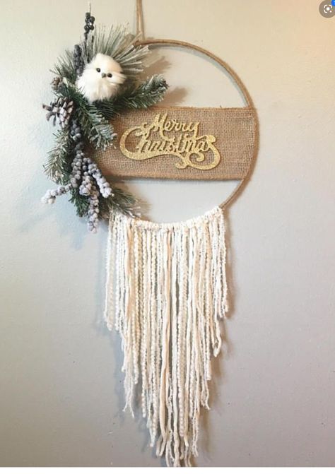 Christmas Dreamcatcher, Wall Hanging Christmas, Boho Christmas Decor, Bohemian Christmas, Seni Dan Kraf, Christmas Wall Hangings, Merry Christmas Sign, Boho Christmas, Macrame Ideas