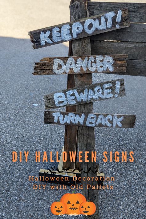 Diy Beware Halloween Sign, Halloween Beware Signs Diy, Diy Halloween Signs Cardboard, Beware Sign Halloween, Diy Halloween Decorations Outdoor Wood, Halloween Directional Signs, Diy Wood Halloween Signs, Halloween Wood Signs Diy, Halloween Outdoor Signs