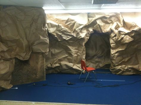 Create a cave out of paper...add in some garden plants and trees for empty tomb scene for Easter Cave Quest Vbs 2016, Easter Tomb, Cave Quest Vbs, Masquerade Ideas, Cave Quest, Jesus Tomb, Easter Play, Daniel And The Lions, Stage Designs