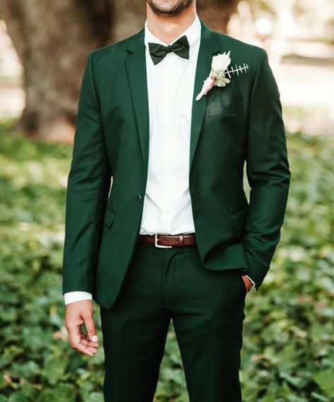 Green Suit Men, Green Wedding Suit, Mens Wedding Suits, Suit Green, Green Tuxedo, Groom Wedding Attire, Emerald Green Weddings, Wedding Suits Groom, Emerald Wedding