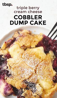 Berry Cream Cheese, Cobbler Dump Cake, Weight Watcher Desserts, Dump Cake Recipe, Berry Cobbler, Tandoori Masala, Slow Cooker Desserts, Dump Meals, Blueberry Cobbler