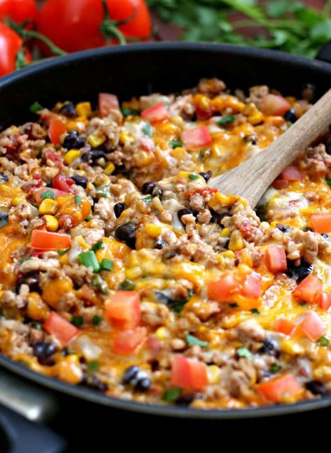 One Pot Burrito, Burrito Bowls Recipe, Burrito Bowls, Quick Dinners, Ground Turkey Recipes, Burrito Bowl, Taco Salad, Think Food, Seitan