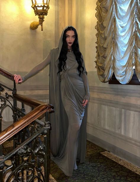 Siren Aesthetic, Mariacarla Boscono, Fashion Fits, Fashion Killa, Aesthetic Fashion, Pretty Dresses, Mermaid Formal Dress, Pretty Outfits, Runway Fashion