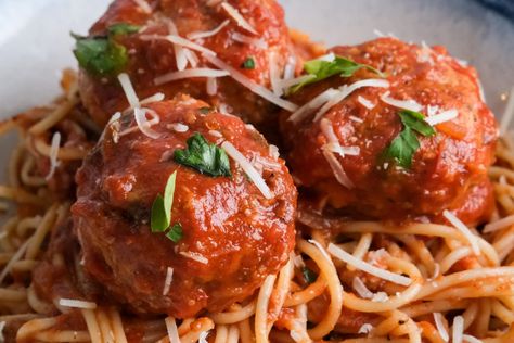 Ina's Meatballs, Spaghetti Meatballs Recipe, Ina Garten Recipe, Making Meatballs, Spaghetti Meatball Recipes, Chicken Pasta Casserole, Italian Recipes Appetizers, Spaghetti Meatballs, Glazed Meatballs