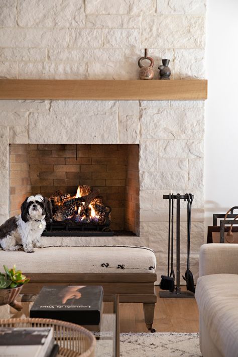 White Stone Fireplace, Farmhouse Fireplace Ideas, White Stone Fireplaces, Modern Farmhouse Fireplace, How To Make Corner Sofa, Stone Fireplace Surround, Fireplace Designs, Mid Century Ranch, White Fireplace