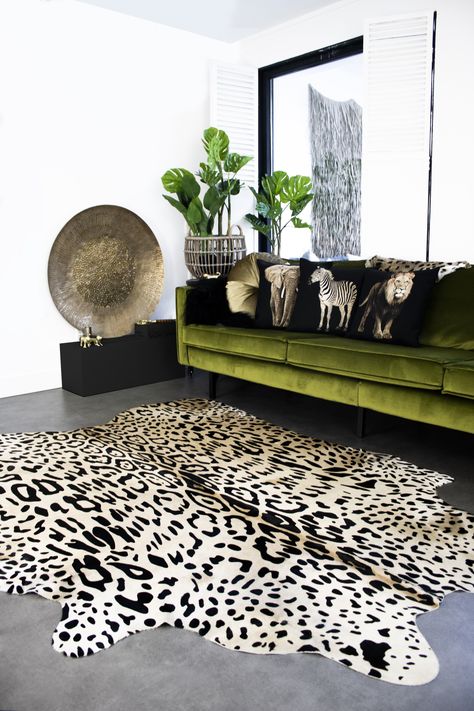 Green And Cheetah Living Room, Cheetah Print Rug Living Room, Animal Theme Living Room, Animal Print Rug Bedroom, Zebra Print Living Room Ideas, Leopard Print Rug Living Room, Cheetah Living Room Ideas, Animal Print Rug Living Room, Safari Living Room Ideas