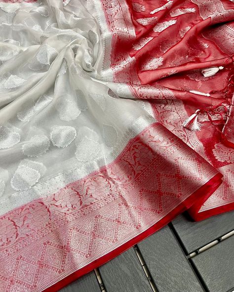 Exclusive Arrival❣️❣️ *_We love New things!_* *Fabric:-Soft Organza Fabric With Silver Jaquard Weaving Border And Butti With Full Weaving Contrast Blouse* *Note 📝- Durga Puja Special White & Red Combination Saree* *Price:-1350/-Rs🇮🇳+Shipping* Red Saree For Durga Puja, Red Combination Saree, White Saree With Red Border, Durga Pooja, Red Combination, Bridal Anklet, Jacquard Saree, Bengali Bridal Makeup, Checks Saree