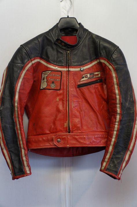 Motorcycle Helmets For Women, Helmets For Women, Dainese Jacket, Eminem Style, Kobra Kid, Motorcycle Suits Men, Retro Jackets, Moto Clothes, Vintage Biker Jacket