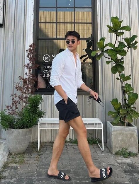 Outfit Cowo, Outfit Cowok, Outfits Quotes, Beach Outfit Men, Asian Men Fashion, Mens Photoshoot Poses, Mens Summer Outfits, Mens Casual Outfits Summer, Mens Trendy Outfits