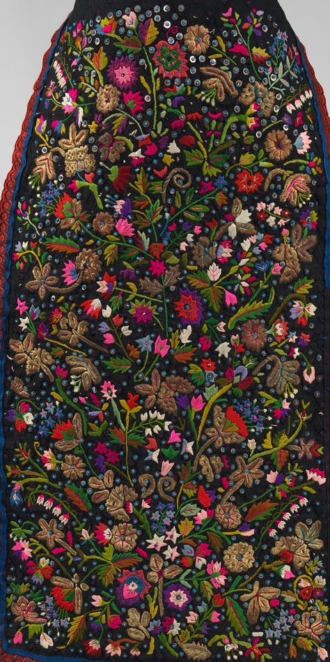 Slovak Embroidery, Austrian Embroidery, Polish Embroidery, Stitch Head, Hungarian Embroidery, Metallic Embroidery, Embroidered Apron, Chain Stitch Embroidery, Redwork Embroidery