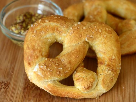 Pretzel Recipe Bread Machine, Pizza Dough Pretzels, Store Bought Pizza Dough, Pretzel Dough, Soft Pretzel Recipe, Frozen Bread Dough, Homemade Pretzels, Homemade Soft Pretzels, Pretzels Recipe