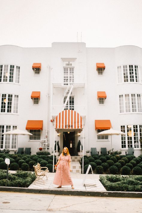 Palihotel Westwood: Experience this cute boutique hotel in Los Angeles, California. #losangeles #california #socal Hotel In Los Angeles, Themed Hotels, Hotels In California, Mid Century Hotel, Glamping California, Weekend Getaway California, Cool Hotels, Luxury Ranch, 2024 Art