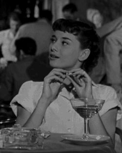 Audrey Hepburn Gif, Roman Holiday Audrey Hepburn, Audrey Hepburn Roman Holiday, Aubrey Hepburn, Audrey Hepburn Photos, Gregory Peck, Audrey Hepburn Style, Hepburn Style, Roman Holiday