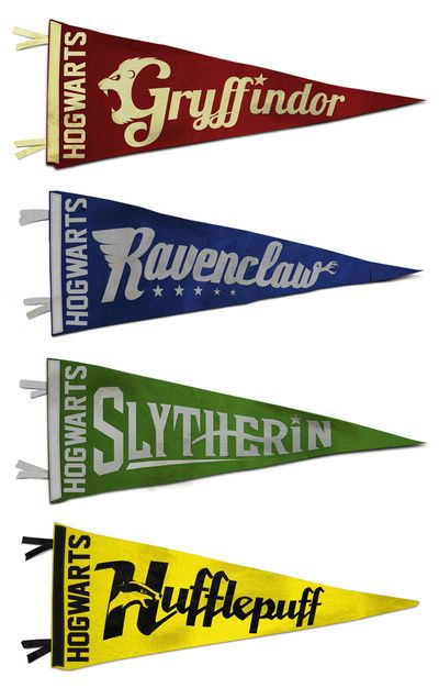 house pennants Imprimibles Harry Potter Gratis, Classe Harry Potter, Imprimibles Harry Potter, Harry Potter Halloween Party, Cumpleaños Harry Potter, Harry Potter Classroom, Festa Harry Potter, Anniversaire Harry Potter, Theme Harry Potter