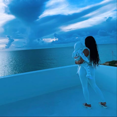 Mommy And Son Goals, Mother Daughter Bond Aesthetic, Mommy Daughter Vision Board, Mother And Daughter Luxury Lifestyle, Mom And Son Goals, Rich Family Goals Luxury Black, Mom And Son Aesthetic, Black Family Travel Goals, Mommy And Son Vacation