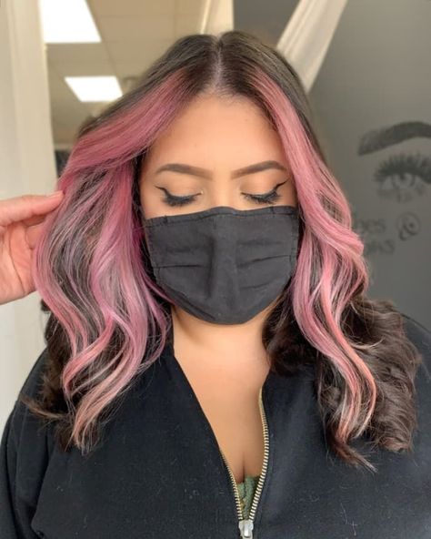 Peekaboo For Brown Hair, Shoulder Length Brown And Pink Hair, Front Part Of Hair Dyed, Rose Gold Money Piece Hair, Front Piece Of Hair Dyed, Pink Lowlights In Brown Hair, Pink Halo Hair, Pink Money Piece Hair, Brown To Pink Balayage