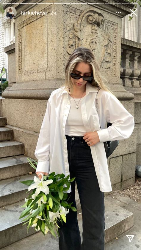 White Shirt Inspo Women, Black Jeans And Shirt Outfit Women, Outfits White Button Down Shirt, Button Up Shirt Casual Outfit, Outfits With White Button Down, How To Style White Shirt And Jeans, Aesthetic Outfits With White Shirt, Black Jeans With White Shirt, Outfits With White Shirts Casual