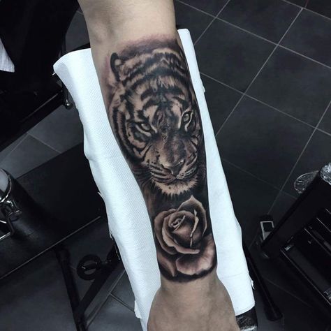 Tiger Rose Tattoo Men, Tiger And Rose Tattoo, Tiger Rose Tattoo, Rose Half Sleeve, Tiger Head Tattoo, Jerry Tattoo, Favorite Tattoos, Forearm Sleeve, Forearm Sleeve Tattoos