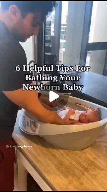 How To Give A Newborn A Bath, Sponge Bath Newborn, How To Bathe A Newborn Videos, How To Bathe A Newborn, Newborn Babies In Hospital, Newborn Hygiene, First Bath Newborn, Bathing A Newborn, Bathing Tips