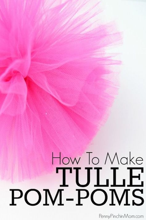 How To Make Pom Poms With Tulle, Tulle Flowers Diy, Diy Tulle Poms, Diy Bridal Shower Decorations, Pompon Tulle, Tulle Baby Shower, Tulle Pompoms, Simple Bridal Shower Decorations, Diy Babyshower