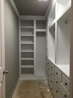 Small Walk In Closet Design, Small Master Closet, Narrow Closet, Master Closet Design, Small Walk In Closet, Closet Small Bedroom, Closet Redo, Dressing Design, Closet Built Ins