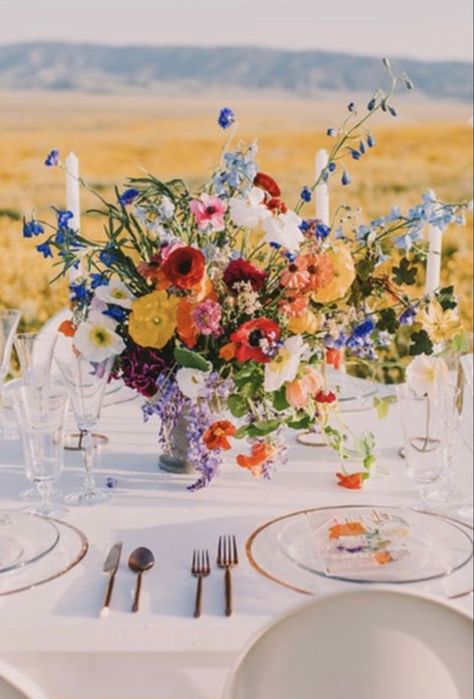 Wanaka Wedding, Wildflower Centerpieces, Summer Party Ideas, Chic Vintage Brides, Vintage Brides, Boda Mexicana, Bright Wedding, June Wedding, Wildflower Wedding