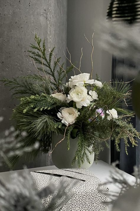 January Bouquet Floral Arrangements, Christmas Floral Vase Arrangements, January Flowers Arrangements, Simple Winter Flower Arrangements, Winter Artificial Flower Arrangements, Winter Greens Centerpiece, Modern Christmas Flower Arrangements, New Year’s Eve Flower Arrangements, Small Winter Floral Arrangements