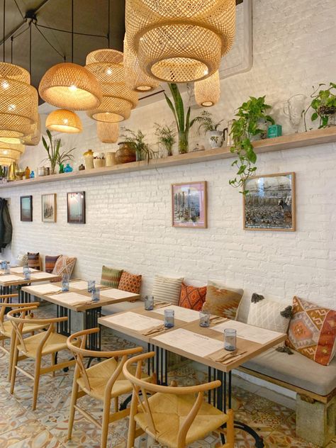 New UWS Kosher Cafe & Artisan Gluten Free Bakery: Modern Bread & Bagel | | YeahThatsKosher Caffe Design, Back Bar Design, Cafe Bench, Artisan Cafe, Bakery Shop Interior, Gluten Free Items, Gluten Free Bagels, Bakery Interior, Outdoor Restaurant Design