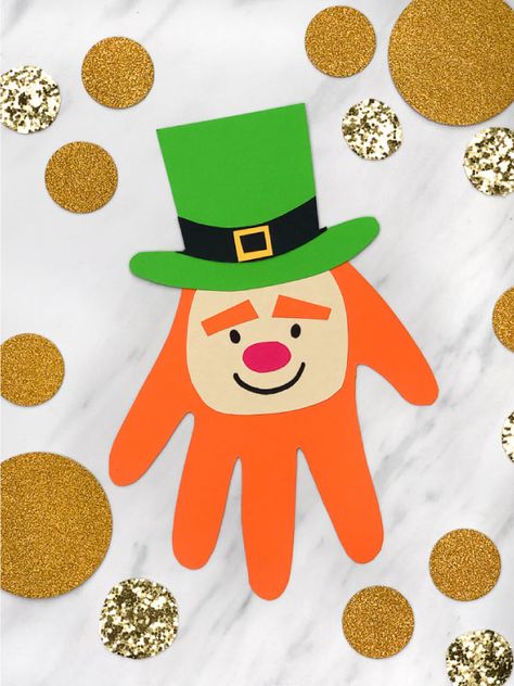 St. Patrick's Day Crafts - Leprechaun Hand print craft Leprechaun Handprint, Leprechaun Craft, Fete Saint Patrick, Diy Frühling, March Crafts, Diy Spring Crafts, St. Patrick's Day Crafts, St Patricks Day Crafts For Kids, Spring Crafts For Kids