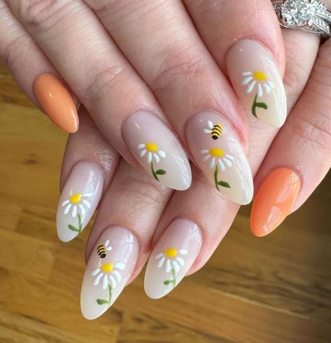 Dahlia Nail Art, Preschool Nails, Pattern Nails Designs, Nail Idea Spring, Unique Nail Designs Creative Beautiful, Summer Nails Ideas 2024, Folk Nails, May Nail Art, Nail Art Easter