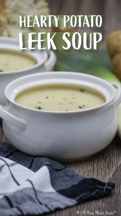 Leeks Soup Recipes, Fruit Pastries, Potato Leek, Potato Leek Soup, Hearty Soup, Vegetarian Salads, Pastry Pie, Salad Sauce, Leek Soup