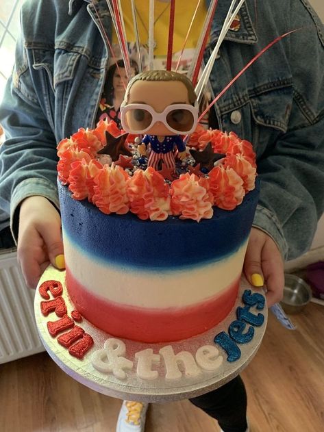 Elton John Cake Ideas, Elton John Birthday Cake, Elton John Cake, Elton John Party, Elton John Songs, Elderberry Wine, Rocketman Movie, Music Theme Birthday, Candy Birthday Cakes