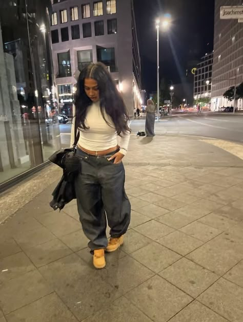 Timbs Outfits Women, Timbs Outfit, Timberland Outfits Women, Timbs Outfits, Stylish Tomboy, Timberland Outfit, Fashion Trend 2024, Pakaian Hipster, Street Hijab