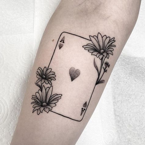 Deck Of Cards Tattoo, King Of Hearts Tattoo, Stippling Tattoo, Ace Of Spades Tattoo, Playing Card Tattoos, Ace Tattoo, Cute Thigh Tattoos, Tattoo 2024, Pretty Tattoo