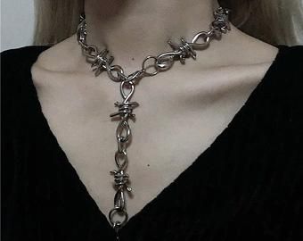 Necklace Grunge, Kalung Choker, Wire Choker Necklace, Emo Accessories, Wire Choker, Grunge Accessories, Rings Aesthetic, Grunge Jewelry, Punk Emo