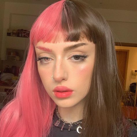 Eve Frsr, Brown And Pink Hair, Half And Half Hair, Pink And Black Hair, Split Dye, Split Dyed Hair, Pink Hair Dye, Hair Streaks, Dyed Hair Inspiration