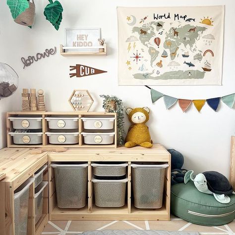 20 Creative Ideas for IKEA Hack #IKEAhack, home improvement Bold Nursery Colors, Unicorn Nursery Ideas, Vintage Circus Nursery, Woodland Nursery Ideas, Bold Nursery, Trofast Ikea, Circus Nursery, Small Space Nursery, Ideas Habitaciones