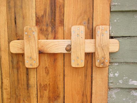 Image result for inward wood gate latch Wooden Hinges, Barn Door Latch, Inside Doors, Wood Gate, Gate Latch, Storage Sheds, Wooden Gates, Cinder Block, Have Inspiration