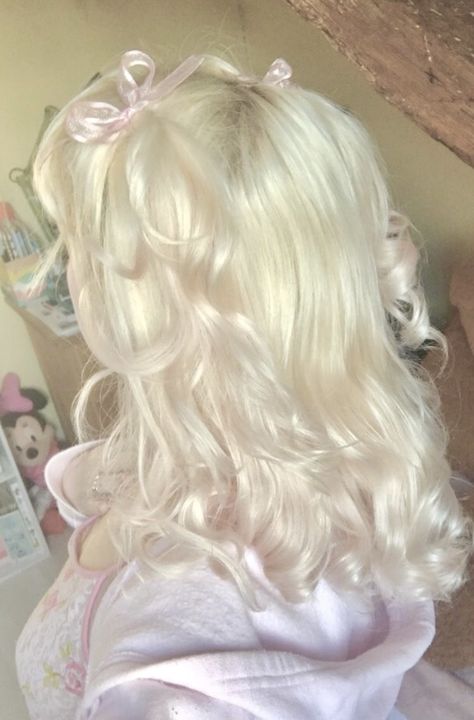 Coquette Hair, Pretty Hair Color, Hair Stylies, Bleach Blonde, Long Blonde, Fete Anime, Dye My Hair, Hair Reference, Hair Inspiration Color