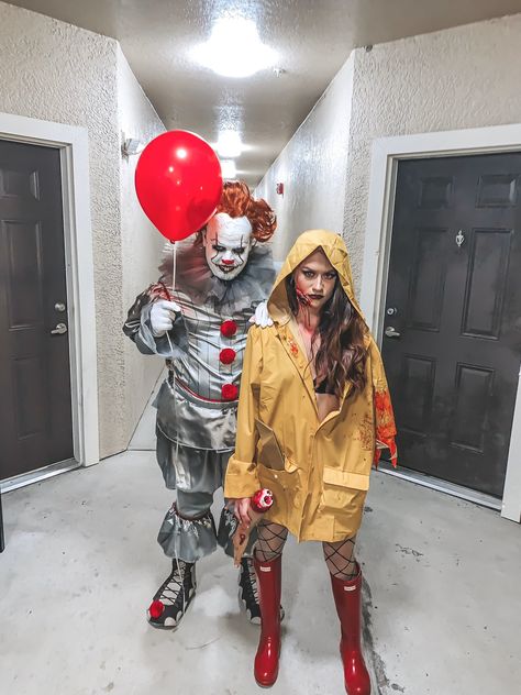 Scary Custome Ideas, Couples Halloween Outfits Scary, Best Friend Halloween Costumes Scary, Fall Fair Outfit Ideas Carnival, Couple Costume Scary, Scary Couple Costumes, Halloween Costumes Couples Scary, Halloween Casal, Scary Couples Costumes