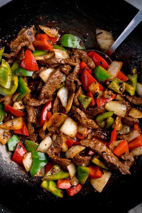 Black Bean Beef, Beef In Black Bean Sauce, Black Bean Sauce Recipe, Pepper Steak Stir Fry, Black Pepper Beef, Kitchen Sanctuary, Steak Stir Fry, Beef Stir Fry Recipes, Stir Fry Ingredients