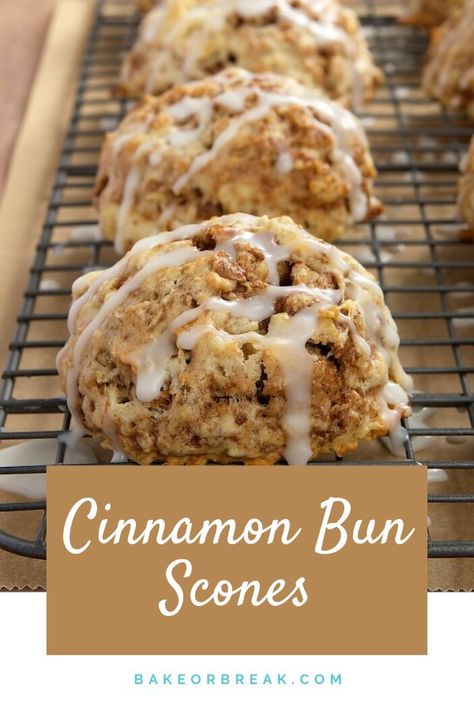 Scones Recipe Easy, Homemade Scones, Cinnamon Pecans, Quaker Oats, Breakfast Sweets, Cinnamon Bun, Oreo Dessert, Scone Recipe, Cinnamon Buns