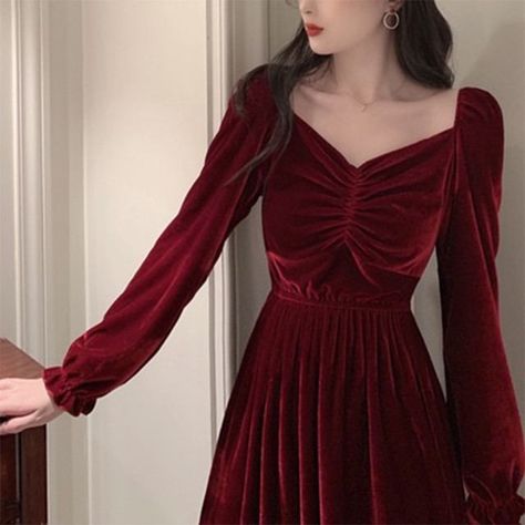 Christmas Dresses Classy, Medevil Aesthetic Outfits, Dress French Style, Hijab Stile, Casual Bridesmaid Dresses, Digital Dress, Dark Red Dresses, Modern Hijab Fashion, Blouse Casual Fashion