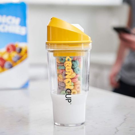 A cereal cup that has separate compartments for your milk and your cereal, so your breakfast doesn't get prematurely soggy. It has a wide opening that lets you get the perfect amount of both, no spoons necessary! Crunch Cup, Cereal Cup, Flaking Skin, Potty Pads, Cup Design, Yogurt, Cereal, Gadgets, Milk