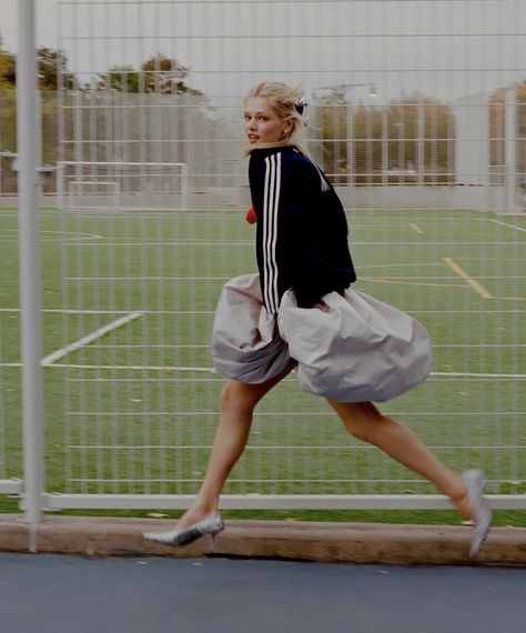 Photo Shoot On Tennis Court, Editorial Sport Fashion, Tennis Editorial Photoshoot, Tennis Court Editorial, Modernism Fashion, Running Editorial, Tennis Editorial, Sportswear Editorial, Adidas Photoshoot