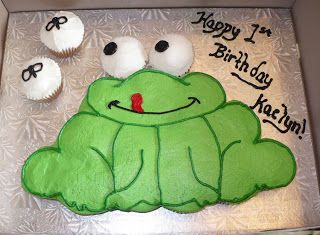 Tanya's Cakes: Froggy Cupcake Cake Cupcake Cakes Pull Apart, Golf Themed Cakes, Frog Cupcakes, Frog Cake, Pull Apart Cupcake Cake, Pull Apart Cake, Ganache Filling, Cake Pulls, Chocolate Ganache Filling