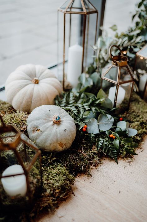 Moss And Pumpkin Centerpiece, October Wedding With Pumpkins, Cottage Core Autumn Decor, Woodland Autumn Wedding, Outdoor Fall Wedding Ideas October Decor White Pumpkins, Fall Foliage Wedding Decor, Autumn Wedding Pumpkin, Autumn Equinox Wedding, Cozy Autumn Wedding