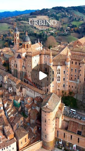 64K views · 16K likes | Giorgio Teti on Instagram: "Urbino 🇮🇹 Italia   #italia #italy #urbino" Urbino Italy, Amazing Locations, Umbria, Tuscany, Adventure Travel, Rome, Travel Destinations, Places To Visit, Around The Worlds