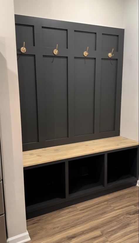 This pin is a picture of a moody mudroom Small Mudroom Ideas, Laundry Room Organization Ideas, Laundry Room/mudroom, Mudroom Remodel, Mudroom Cabinets, Mudroom Makeover, Laundry Room/mud Room, Mud Room Entry, Mudroom Entryway